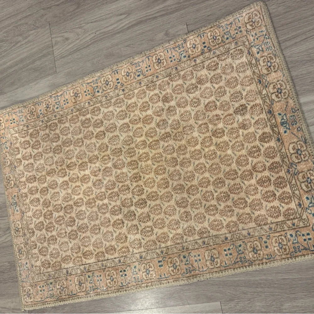 UO 2x3 Rug - Picture 2 of 5